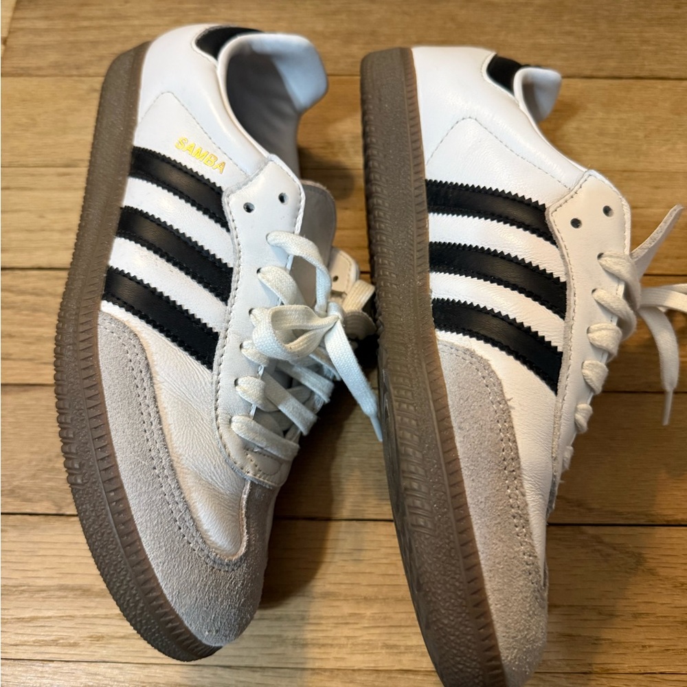 Adidas White Samba Sneakers with Gray Suede Toe and Black Stripes - Picture 4 of 7
